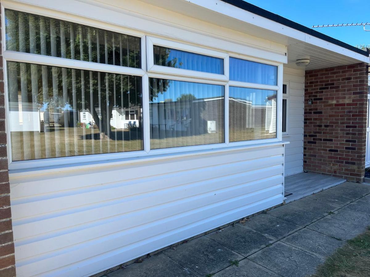 Chalet 192, Hemsby - Two Bed Chalet, Sleeps 5, Pet Friendly, Bed Linen And Towels Included Exterior foto
